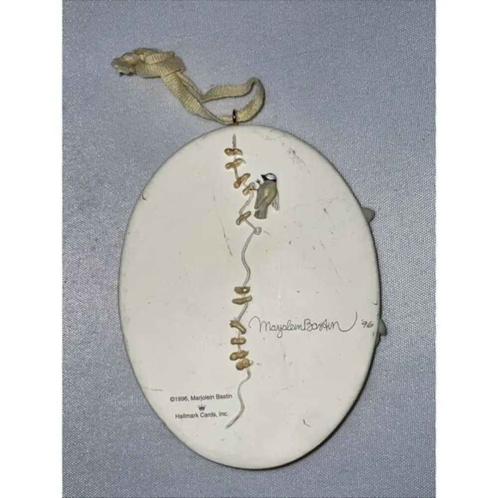 Hallmark Christmas Decoration‎ By Marjorie Bastin Signed & Dated 1996 Bird Feed